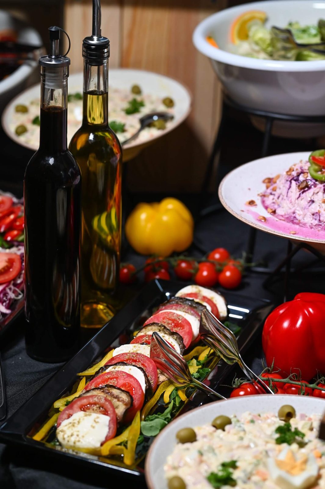 Reich bestücktes Event-Buffet im Uno Momento Wien